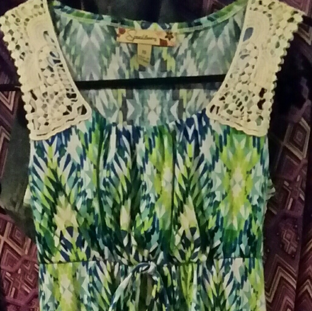 Long dress with tie center